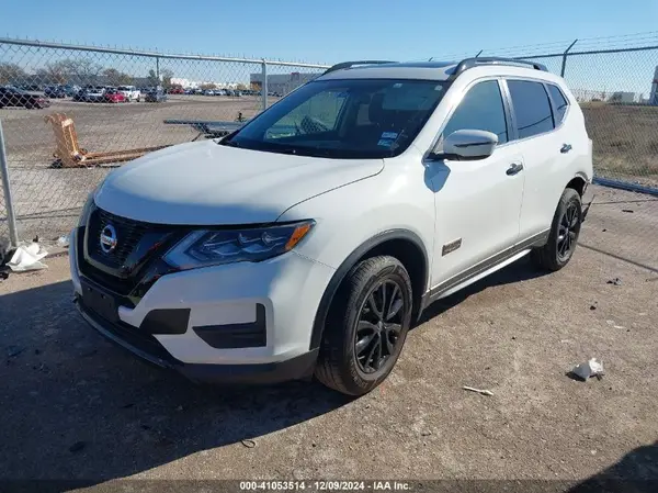 5N1AT2MVXHC758494 2017 NISSAN ROGUE - Image 2