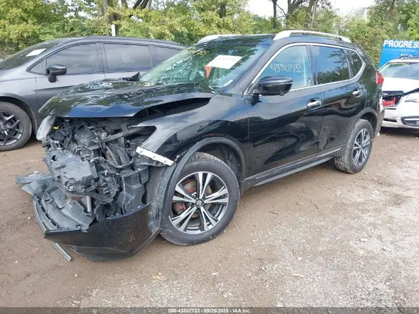 5N1AT2MVXHC760021 2017 NISSAN ROGUE - Image 2