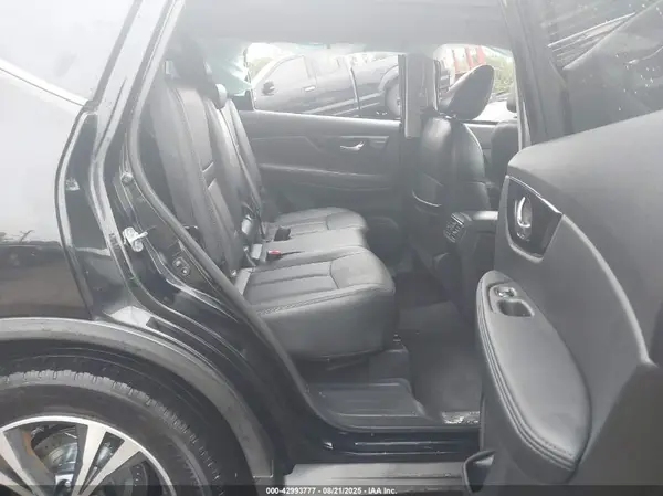 5N1AT2MVXHC762125 2017 NISSAN ROGUE - Image 8