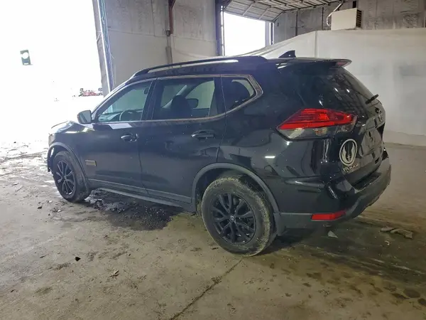 5N1AT2MVXHC763405 2017 NISSAN ROGUE - Image 2