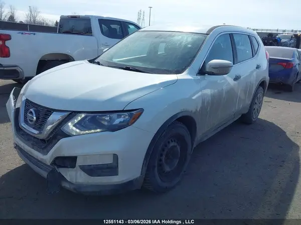 5N1AT2MVXHC765218 2017 NISSAN ROGUE - Image 2