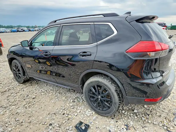 5N1AT2MVXHC765817 2017 NISSAN ROGUE - Image 2