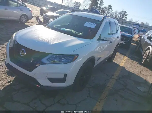 5N1AT2MVXHC768457 2017 NISSAN ROGUE - Image 2