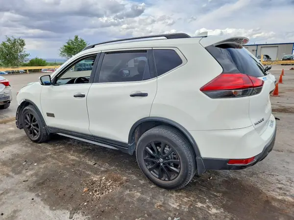 5N1AT2MVXHC768622 2017 NISSAN ROGUE - Image 2