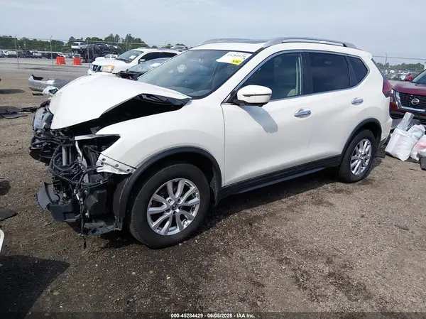 5N1AT2MVXHC769625 2017 NISSAN ROGUE - Image 2