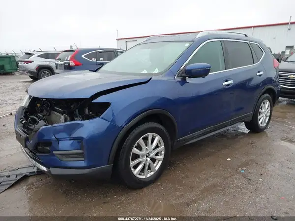 5N1AT2MVXHC769902 2017 NISSAN ROGUE - Image 2
