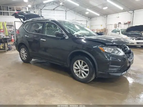 5N1AT2MVXHC770368 2017 NISSAN ROGUE - Image 1