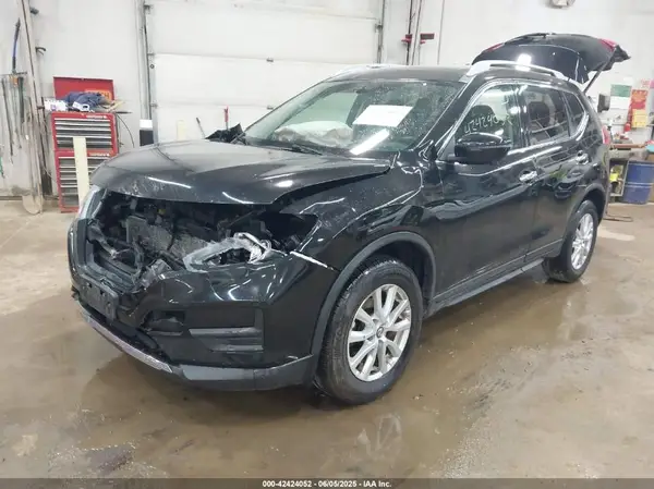 5N1AT2MVXHC770368 2017 NISSAN ROGUE - Image 2