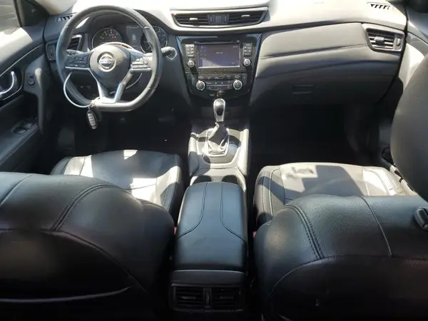 5N1AT2MVXHC780446 2017 NISSAN ROGUE - Image 8