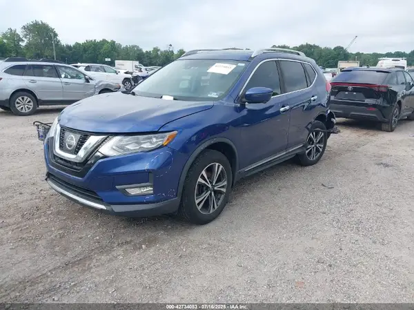5N1AT2MVXHC780740 2017 NISSAN ROGUE - Image 2