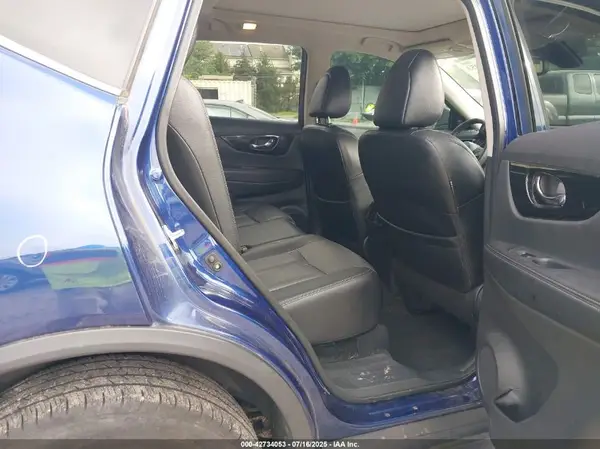 5N1AT2MVXHC780740 2017 NISSAN ROGUE - Image 8