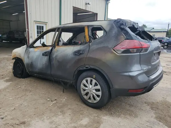 5N1AT2MVXHC784755 2017 NISSAN ROGUE - Image 2