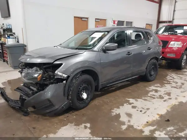 5N1AT2MVXHC785484 2017 NISSAN ROGUE - Image 2