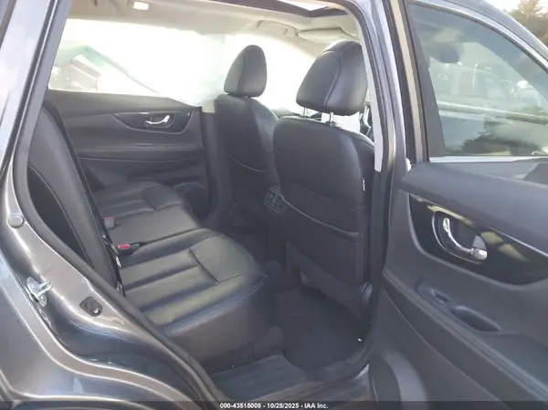 5N1AT2MVXHC790622 2017 NISSAN ROGUE - Image 8
