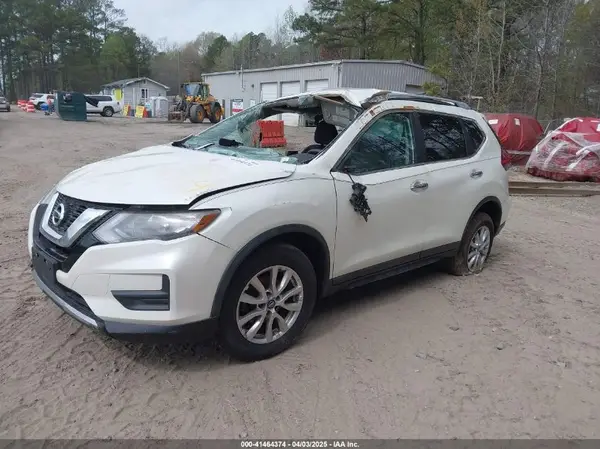 5N1AT2MVXHC794749 2017 NISSAN ROGUE - Image 2