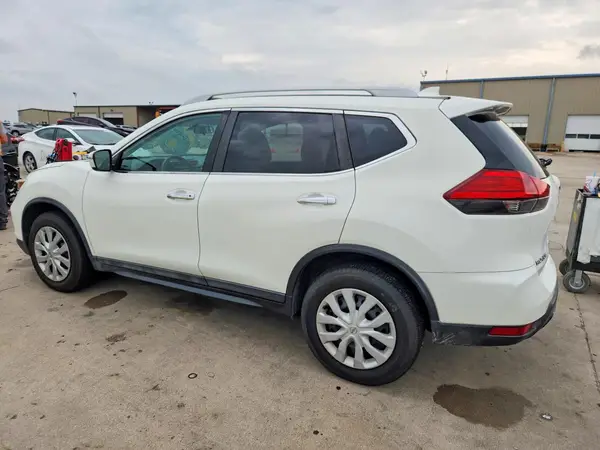 5N1AT2MVXHC799983 2017 NISSAN ROGUE - Image 2