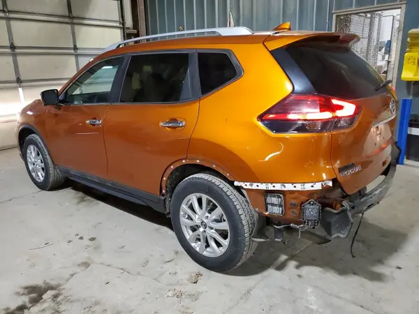 5N1AT2MVXHC812621 2017 NISSAN ROGUE - Image 2
