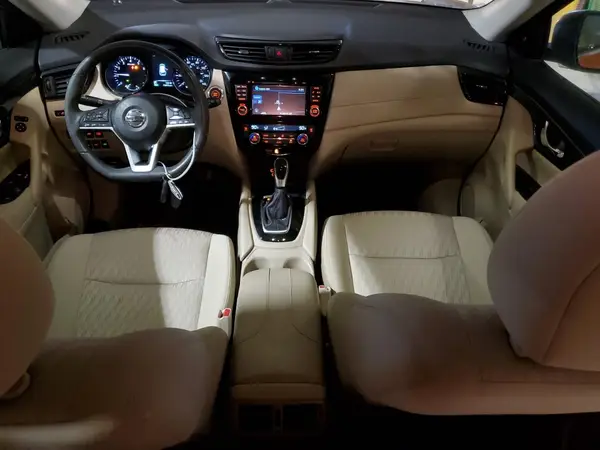 5N1AT2MVXHC812621 2017 NISSAN ROGUE - Image 8