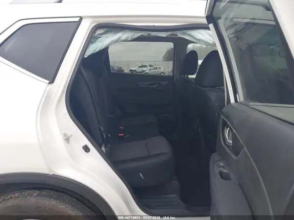 5N1AT2MVXHC812909 2017 NISSAN ROGUE - Image 8