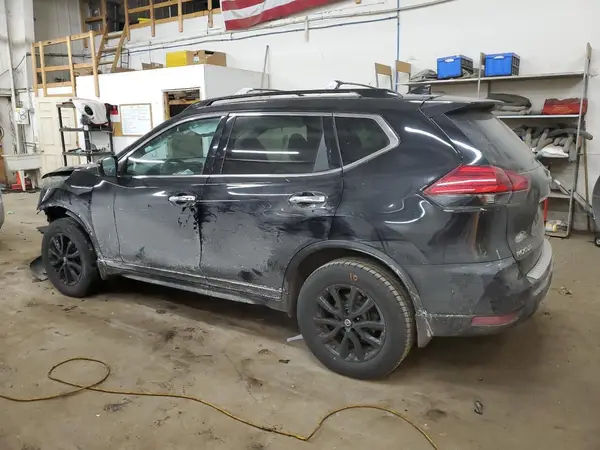 5N1AT2MVXHC814143 2017 NISSAN ROGUE - Image 2
