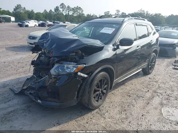 5N1AT2MVXHC817849 2017 NISSAN ROGUE - Image 2
