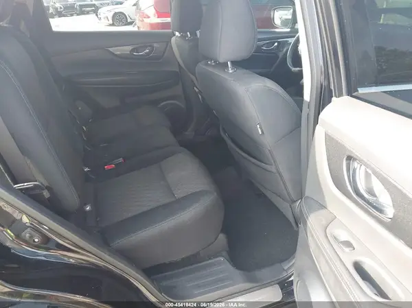 5N1AT2MVXHC817849 2017 NISSAN ROGUE - Image 8