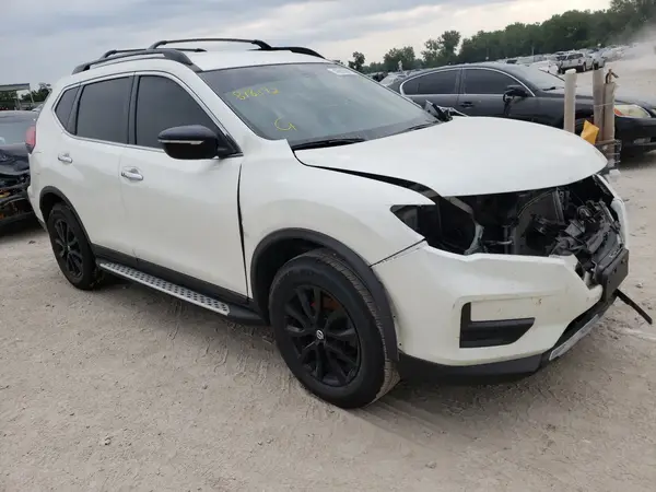 5N1AT2MVXHC818192 2017 NISSAN ROGUE - Image 1