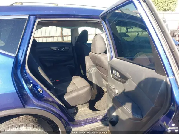 5N1AT2MVXHC820198 2017 NISSAN ROGUE - Image 8