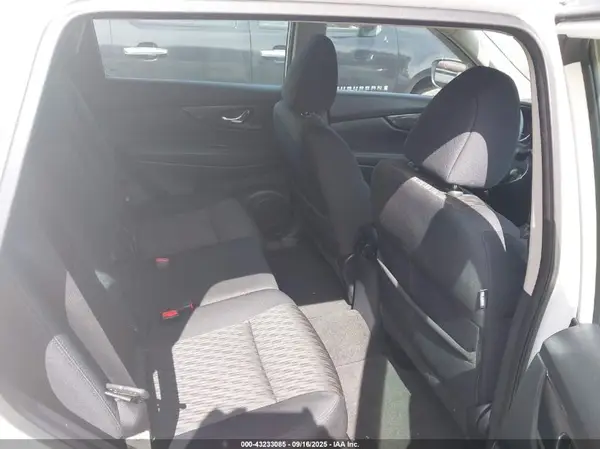 5N1AT2MVXHC825112 2017 NISSAN ROGUE - Image 8