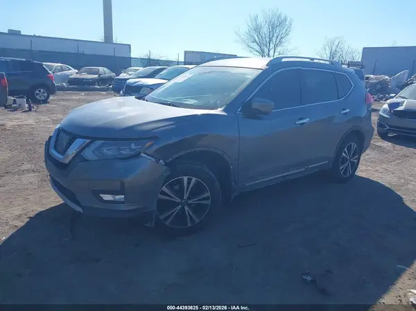 5N1AT2MVXHC826308 2017 NISSAN ROGUE - Image 2