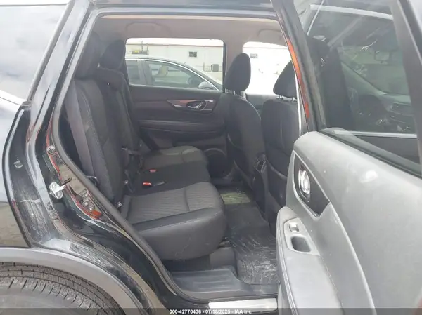 5N1AT2MVXHC831265 2017 NISSAN ROGUE - Image 8