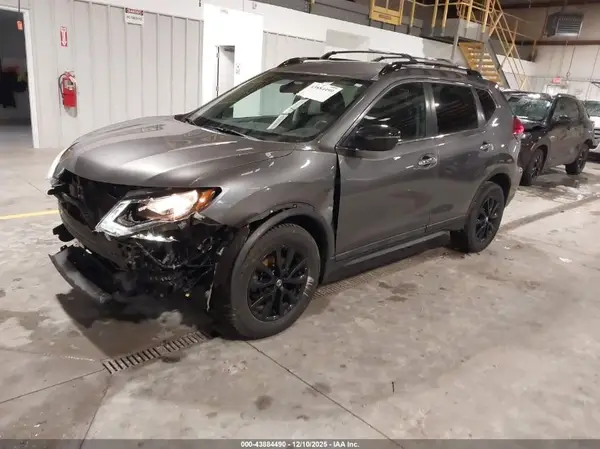 5N1AT2MVXHC831394 2017 NISSAN ROGUE - Image 2