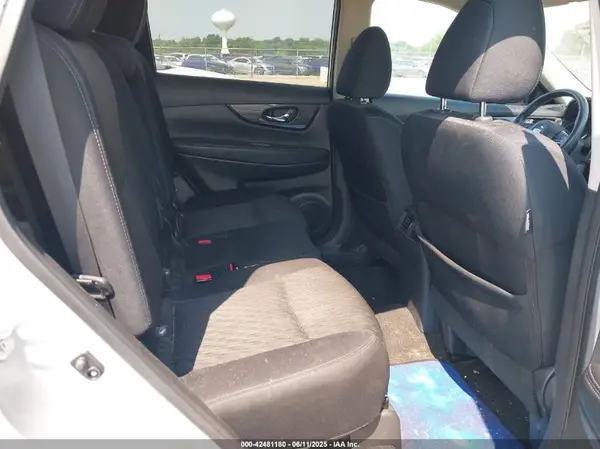 5N1AT2MVXHC837809 2017 NISSAN ROGUE - Image 8