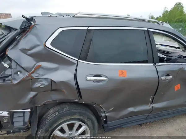 5N1AT2MVXHC841360 2017 NISSAN ROGUE - Image 8