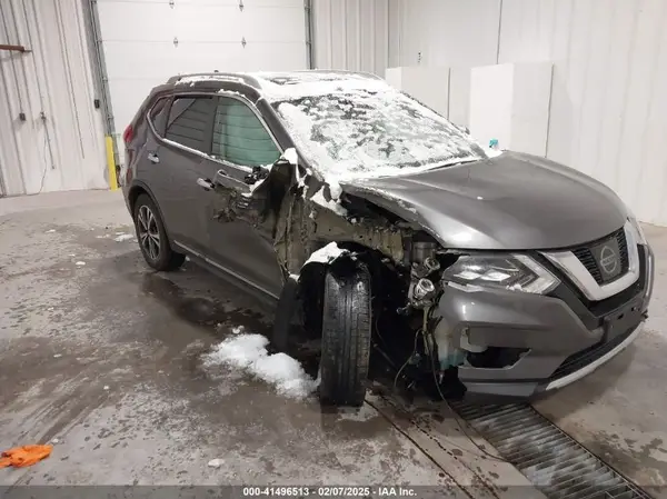 5N1AT2MVXHC842105 2017 NISSAN ROGUE - Image 1