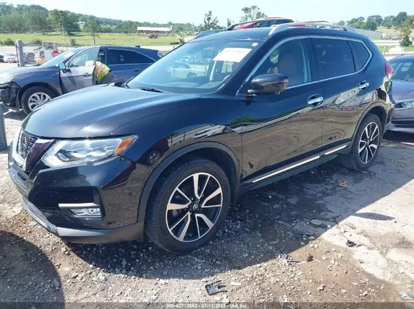 5N1AT2MVXHC843285 2017 NISSAN ROGUE - Image 2