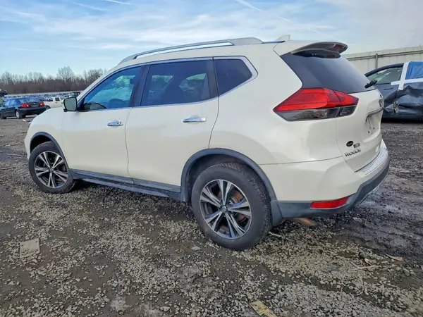 5N1AT2MVXHC843335 2017 NISSAN ROGUE - Image 2
