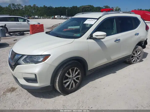 5N1AT2MVXHC844825 2017 NISSAN ROGUE - Image 2