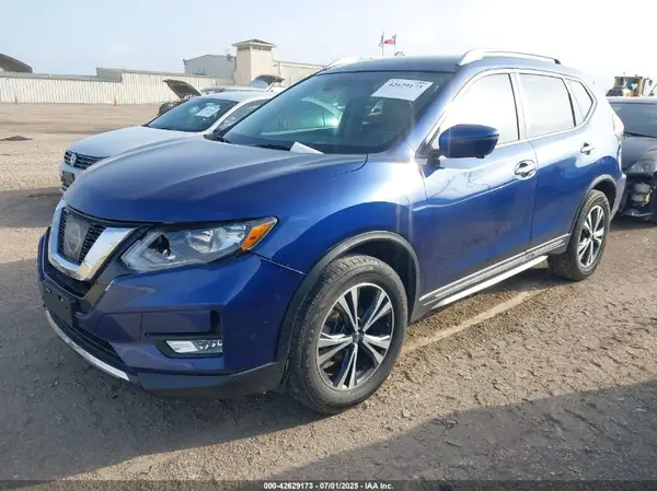 5N1AT2MVXHC846557 2017 NISSAN ROGUE - Image 2