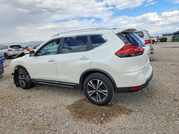 5N1AT2MVXHC847644 2017 NISSAN ROGUE - Image 2