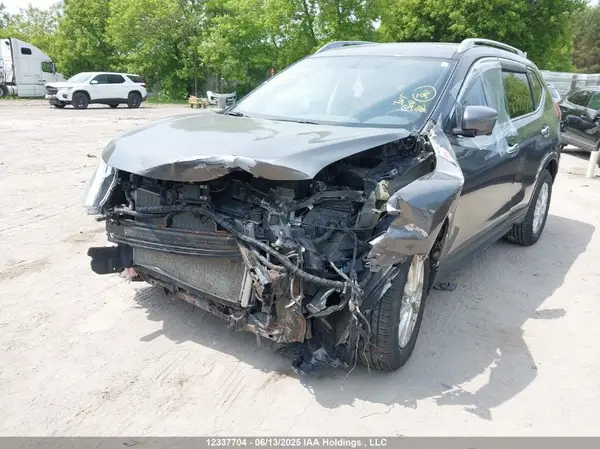 5N1AT2MVXHC857185 2017 NISSAN ROGUE - Image 2