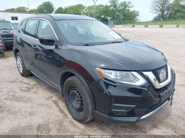 5N1AT2MVXHC861592 2017 NISSAN ROGUE - Image 1
