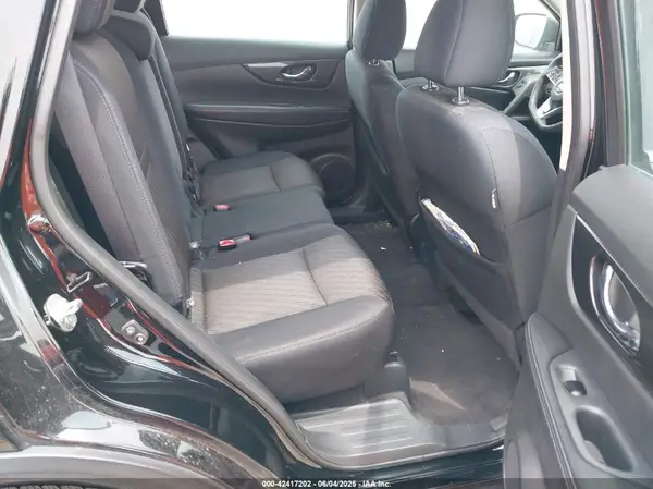5N1AT2MVXHC861592 2017 NISSAN ROGUE - Image 8