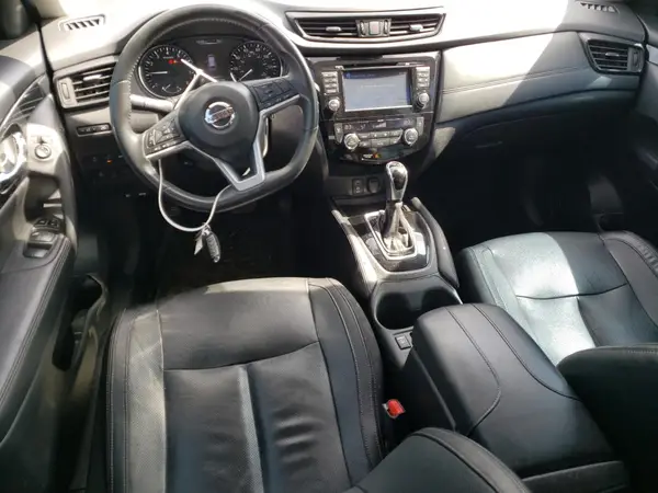 5N1AT2MVXHC864265 2017 NISSAN ROGUE - Image 8