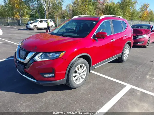 5N1AT2MVXHC864640 2017 NISSAN ROGUE - Image 2