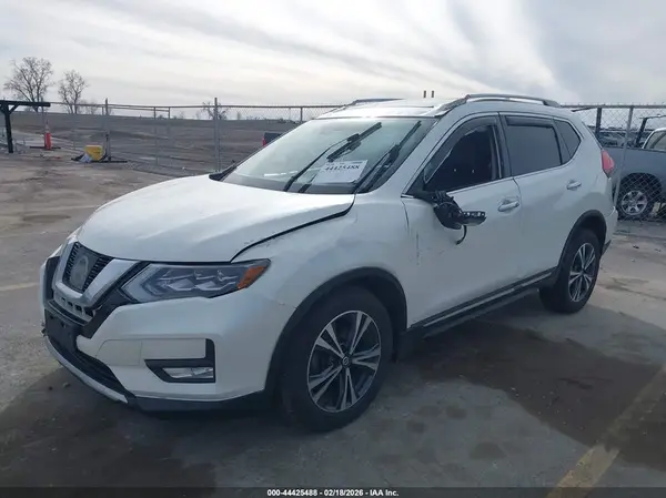 5N1AT2MVXHC871801 2017 NISSAN ROGUE - Image 2