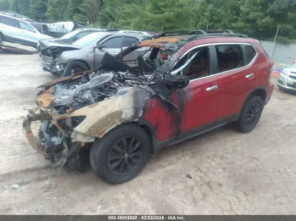 5N1AT2MVXHC872317 2017 NISSAN ROGUE - Image 2