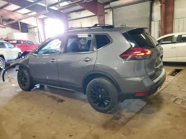 5N1AT2MVXHC877890 2017 NISSAN ROGUE - Image 2