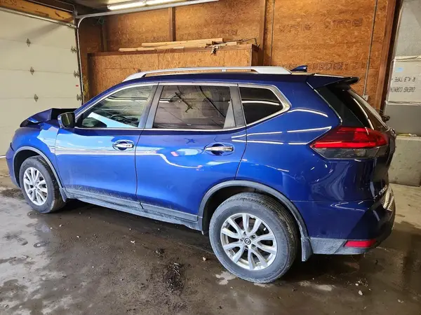 5N1AT2MVXHC878957 2017 NISSAN ROGUE - Image 2