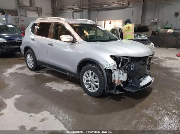 5N1AT2MVXHC879607 2017 NISSAN ROGUE - Image 1